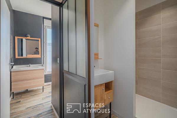 Duplex au centre ville en dernier étage avec vue montagnes