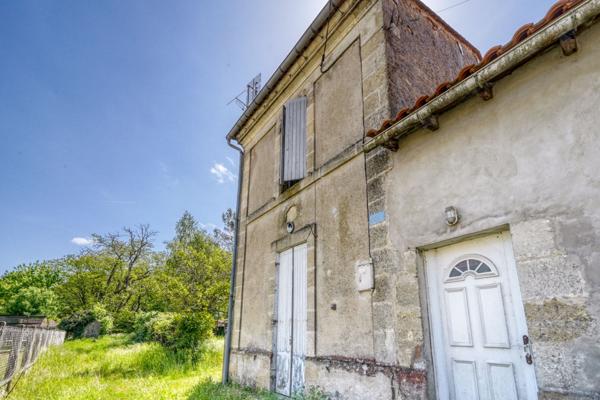 Saint-Yzan-de-Soudiac (33920) Maison à rénover en R+1 de 80m2 sur parcelle constructible de 944m2