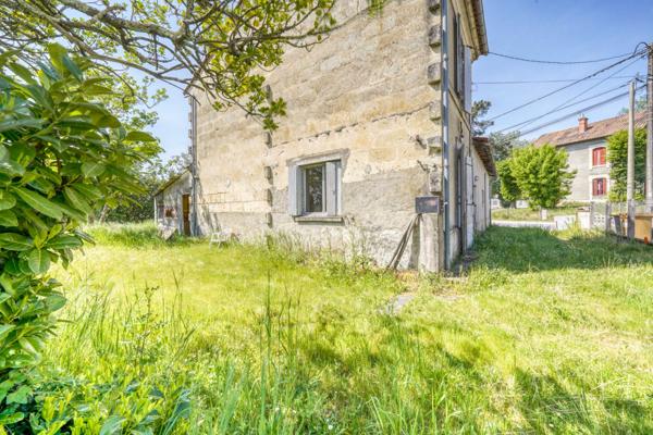Saint-Yzan-de-Soudiac (33920) Maison à rénover en R+1 de 80m2 sur parcelle constructible de 944m2