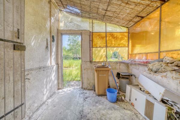 Saint-Yzan-de-Soudiac (33920) Maison à rénover en R+1 de 80m2 sur parcelle constructible de 944m2