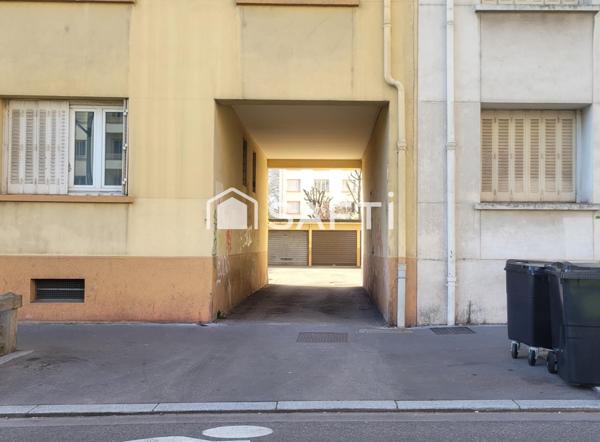 Garage sécurisé à Moulin à Vent aux portes de Lyon !