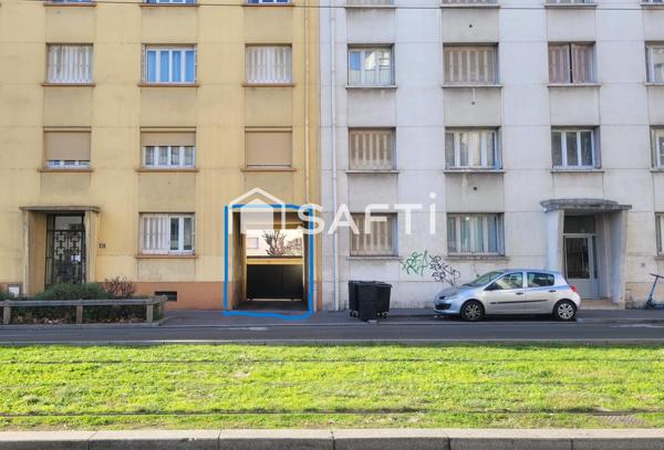 Garage sécurisé à Moulin à Vent aux portes de Lyon !