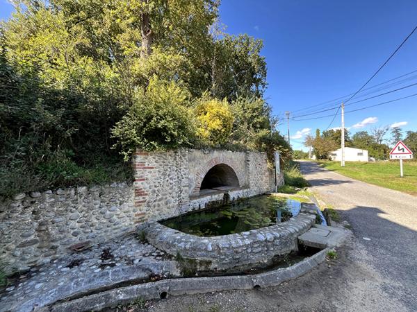 SAINT AMADOU : TERRAIN CONSTRUCTIBLE DE 2027 M2 ARBORE A LA CAMPAGNE