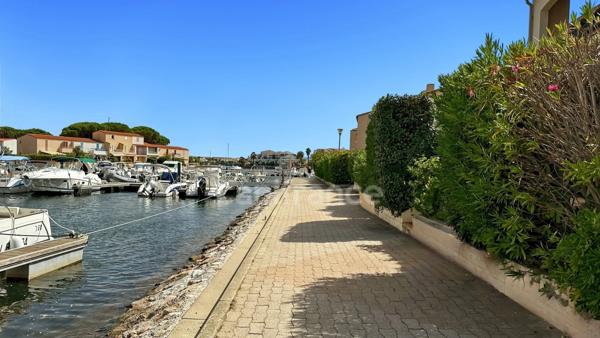 Pyrénées Orientales (66) - T2 meublé - Vue marina avec terrasse, parking et possibilité d’anneau pour bateau - Saint-Cyprien