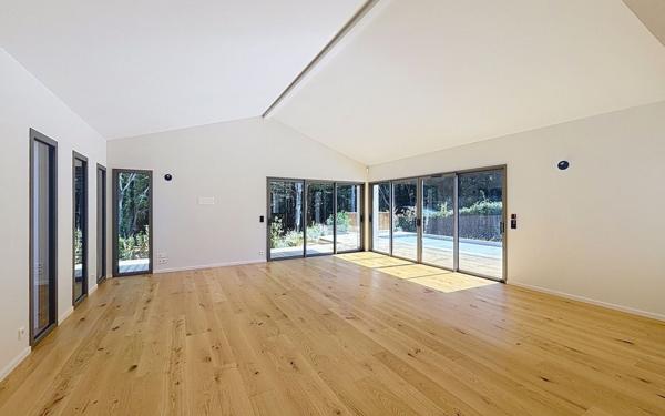 Maison à vendre    6 pièces •  Anglet