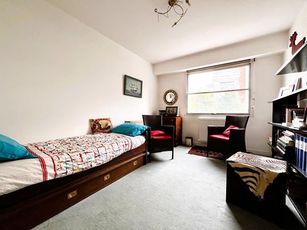 Monselet proche Camus beau T4 avec terrasse cave et parking
