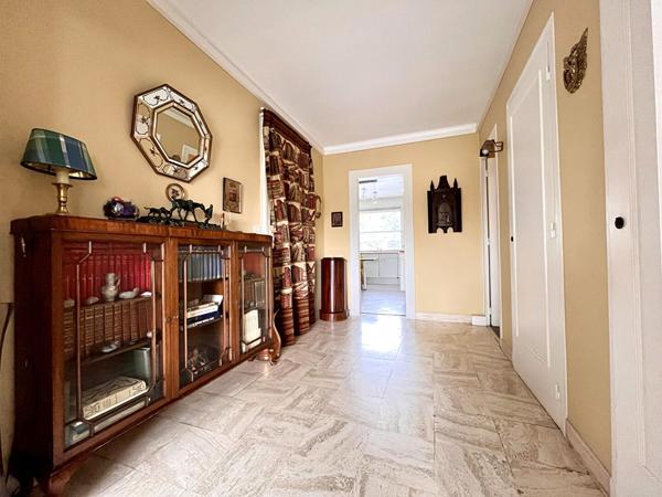 Monselet proche Camus beau T4 avec terrasse cave et parking