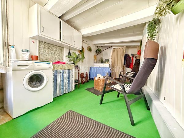 MAISON DE VILLAGE – 90 m² – 5 PIÈCES – CHARME & POTENTIEL

📍 Située au cœur de Villeneuve-lès-Béziers, cette maison de village sur plusieurs niveaux offre de beaux volumes et un agencement fonctionnel, idéale pour une résidence principale ou un investissement locatif.

🔹 Rez-de-chaussée :
• Grande entrée avec espace buanderie / rangement
• Salle d’eau 
• Cave idéale pour stockage / atelier

🔹 1er étage :
• Salon / séjour
• Cuisine
• Salle de bain 
• Première chambre

🔹 Dernier étage :
• Deux chambres supplémentaires dont une chambre mansardée

✨ Les + :
• Beaux volumes
• Cave pratique pour stockage
• Charme de l’ancien avec potentiel d’aménagement
• Stationnement et commodités à proximité

💡 Idéal pour :
• Premier achat
• Résidence principale
• Investissement locatif
• Maison de vacances au cœur du village