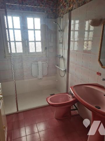 A VENDRE REGUINY Maison dans le bourg 