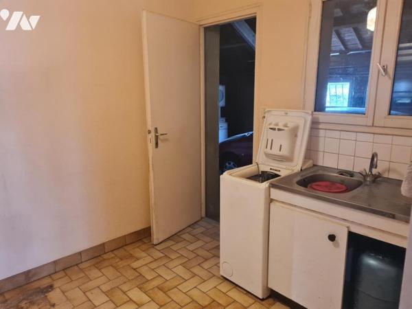A VENDRE REGUINY Maison dans le bourg 