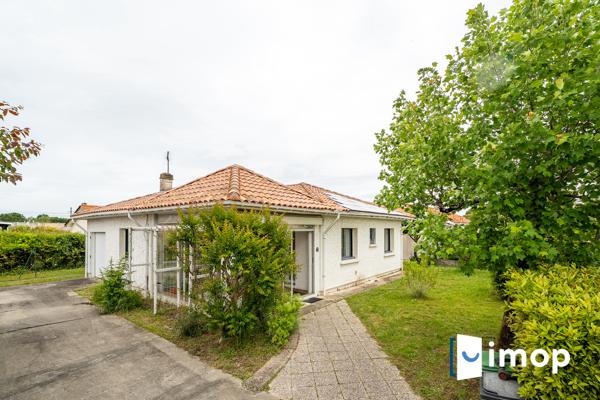 AMBARÈS-ET-LAGRAVE – MAISON DE PLAIN-PIED 112 m2 – 3 CHAMBRES – JARDIN – GARAGE