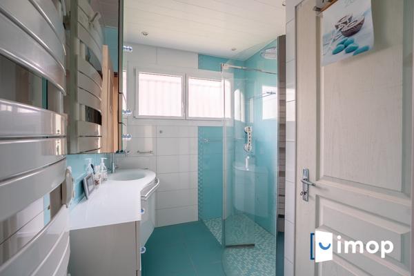 AMBARÈS-ET-LAGRAVE – MAISON DE PLAIN-PIED 112 m2 – 3 CHAMBRES – JARDIN – GARAGE