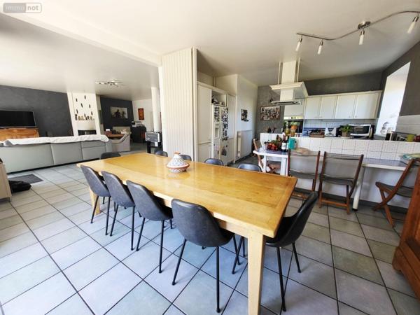 Maison restaurée à vendre à Ussel en Corrèze (19200), ref : UM 1281