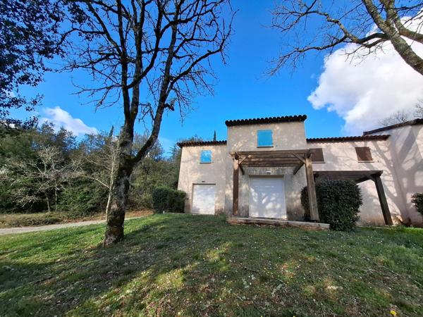 Opportunité à saisir ,  T2  au coeur d'une jolie résidence ,  avec piscine !