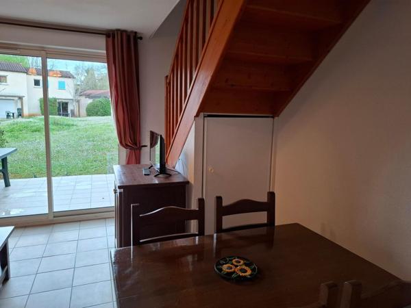 Opportunité à saisir ,  T2  au coeur d'une jolie résidence ,  avec piscine !