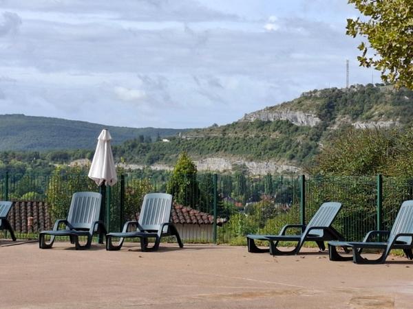 Opportunité à saisir ,  T2  au coeur d'une jolie résidence ,  avec piscine !