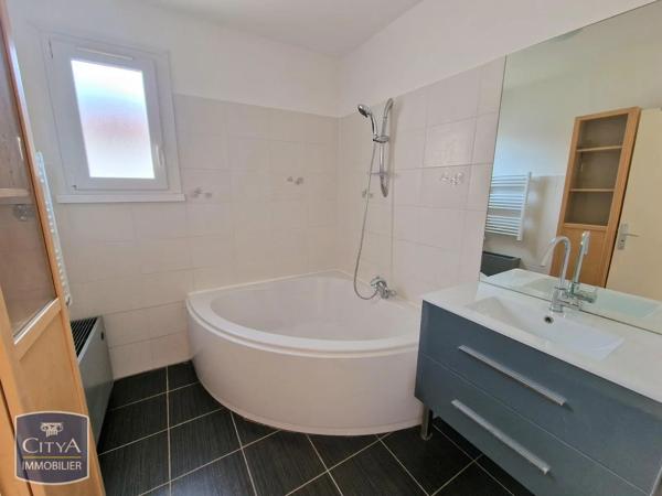 Appartement à louer 4 pièces 74.96m² Le Coteau (42120)