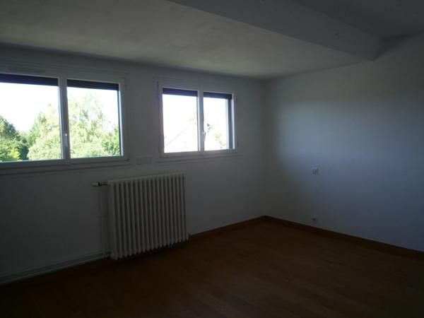 BRASLES (02) à vendre belle  maison contemporaine en parfait état de 186  m2 sur un terrain clos de 1278 m2