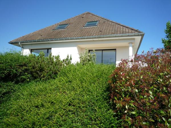 BRASLES (02) à vendre belle  maison contemporaine en parfait état de 186  m2 sur un terrain clos de 1278 m2
