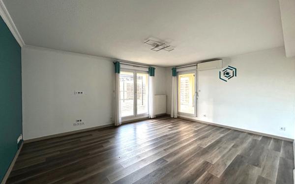 Appartement à vendre    3 pièces • 72,85 m2 Roussillon
