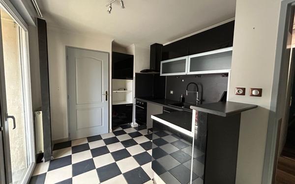 Appartement à vendre    3 pièces • 72,85 m2 Roussillon
