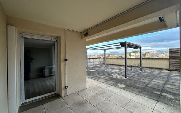 Appartement à vendre    3 pièces • 72,85 m2 Roussillon