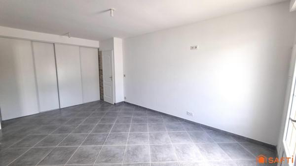 T3 Plain-pied, terrasse et cour privative au cœur de Meschers.