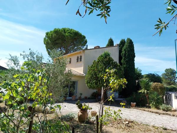 VILLA AVEC JARDIN
