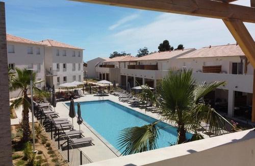 Appartement 3 Pièces avec Terrasse et Vue Mer à Bravone