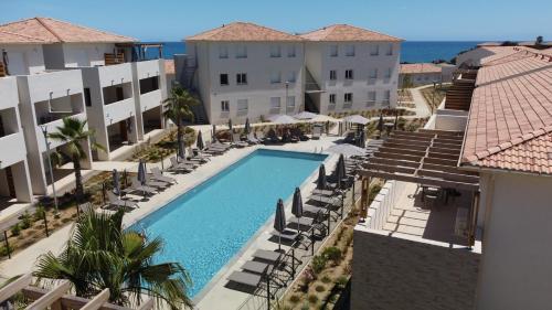 Appartement 3 Pièces avec Terrasse et Vue Mer à Bravone