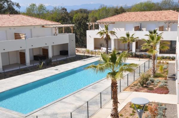 Appartement 3 Pièces avec Terrasse et Vue Mer à Bravone