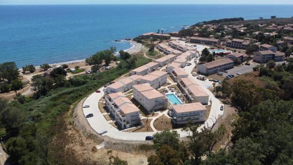Appartement 3 Pièces avec Terrasse et Vue Mer à Bravone