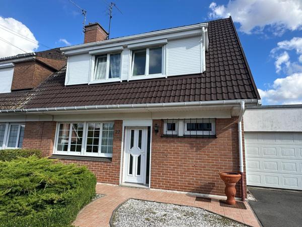 MAISON DE RESIDENCE SECTEUR RECHERCHÉ 3 CHAMBRES DOUBLE GARAGE