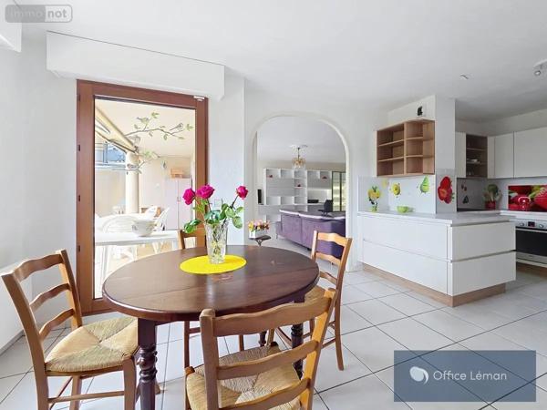 Achat - Appartement Ferney-Voltaire 01210 4 pièces 135 m 2