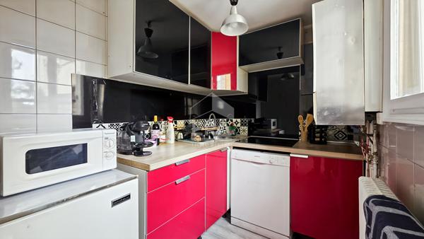 Montreuil BOISSIERE  maison de 2/3 pièces avec cour