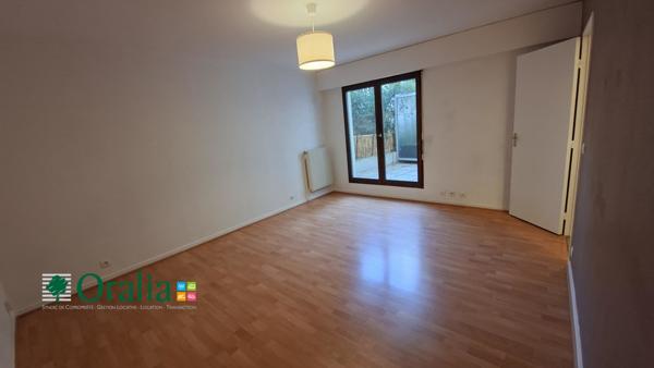 Appartement · Location Paris (75020) 2 pièces · 53m²