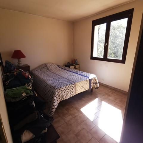 Maison de plain pied de 5 pièces avec garage sur 606 m² 525 000 €