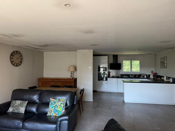 Maison de plain pied de 5 pièces avec garage sur 606 m² 525 000 €