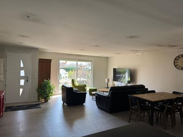 Maison de plain pied de 5 pièces avec garage sur 606 m² 525 000 €