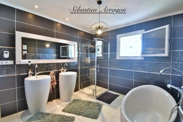 Villa d’architecte contemporaine à 10 minutes d’Agen – Calme, volumes et prestations haut de gamme (47)