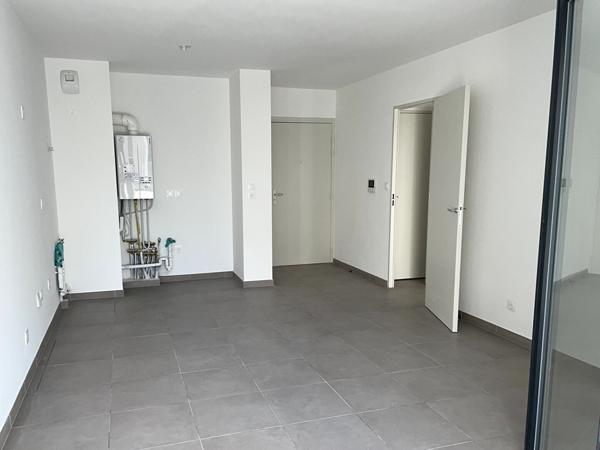 Appartement à louer 753 € CC Marseille 2 p 38 m² DPE B