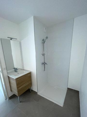Appartement à louer 753 € CC Marseille 2 p 38 m² DPE B