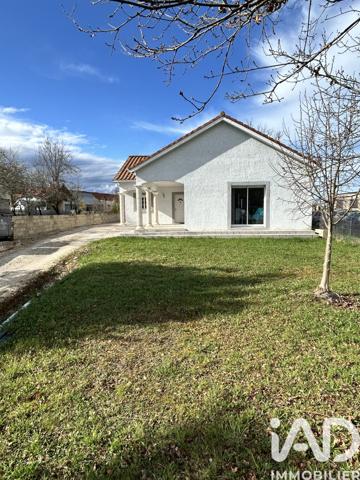 Maison à vendre 4 pièces 111 m² Saint-Pantaléon-de-Larche