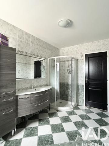 Maison à vendre 4 pièces 111 m² Saint-Pantaléon-de-Larche