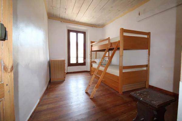 Vente                                                      Maison
                        
                     5 pièces                      150 m2                     à Saint-Maximin-la-Sainte-Baume