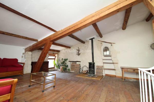 Vente                                                      Maison
                        
                     5 pièces                      150 m2                     à Saint-Maximin-la-Sainte-Baume