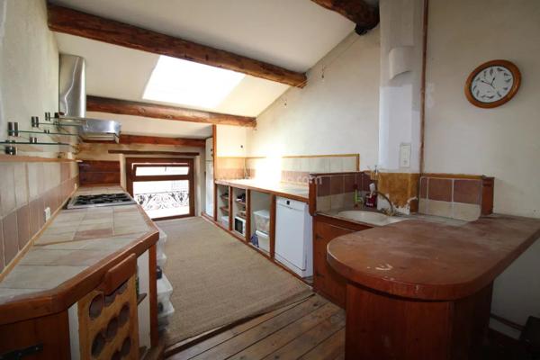 Vente                                                      Maison
                        
                     5 pièces                      150 m2                     à Saint-Maximin-la-Sainte-Baume
