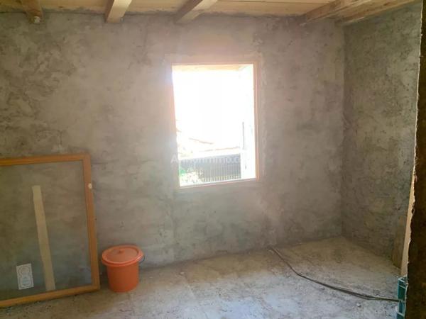 Vente                                                      Maison de village
                        
                     2 pièces                      43 m2                     à Clumanc