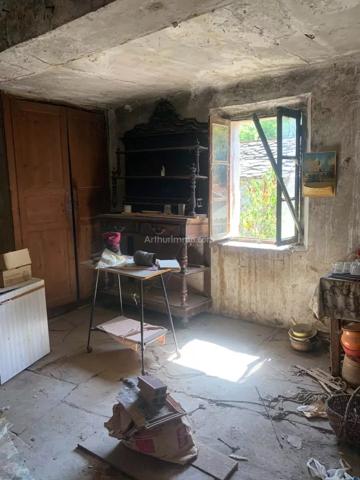 Vente                                                      Maison de village
                        
                     2 pièces                      43 m2                     à Clumanc