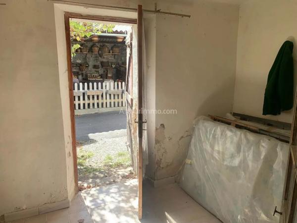 Vente                                                      Maison de village
                        
                     2 pièces                      43 m2                     à Clumanc